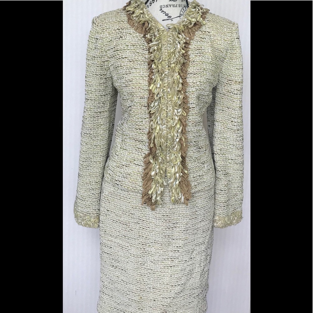 St. John couture skirt suit 8/4 lined